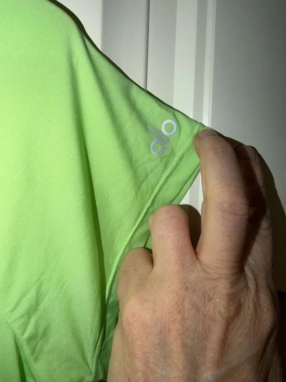 💚 NWT Alo Yoga Pulse Short Sleeve Tee – Neon Lime | Size Small